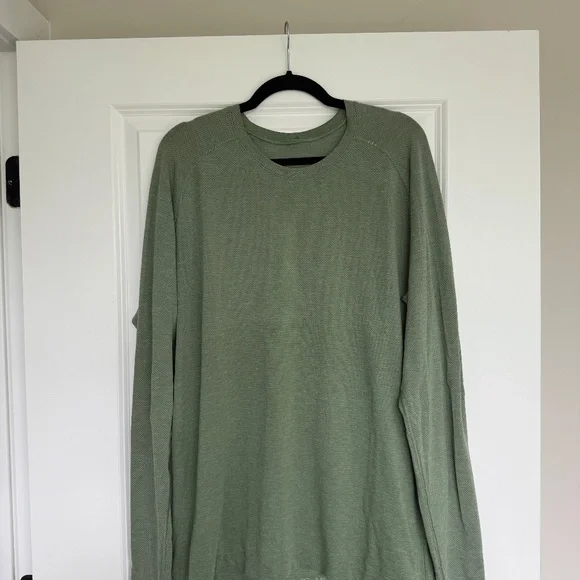 Lululemon Metal Vent Tech Long Sleeve Shirt 2.0 in Green size Men's Large